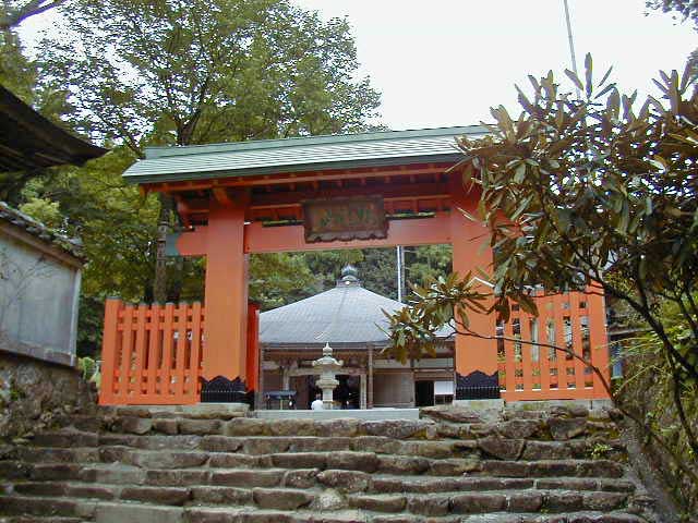 阿弥陀寺の山門